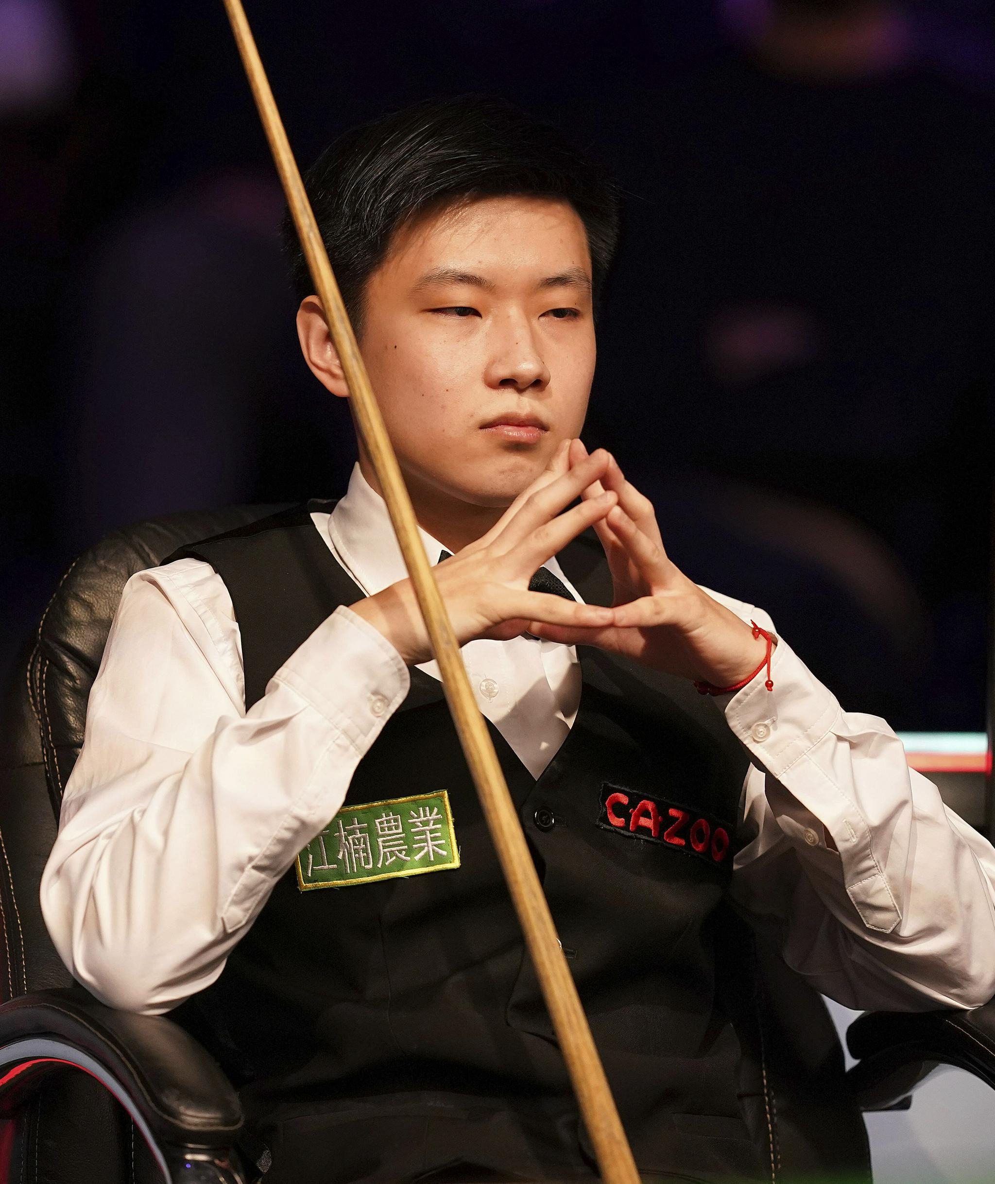 赛场上拼一 赛场上拼一