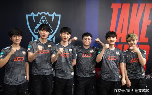 队在夏窗引 队在夏窗引